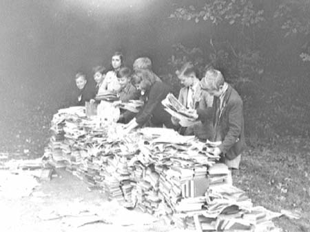 Schoolchildren 1944.2461