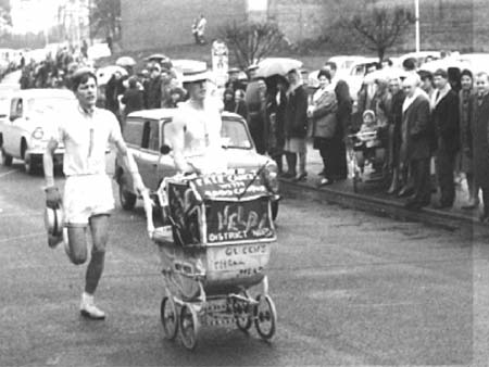 Pram Race.1960s.5381