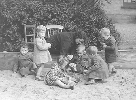 1942 Evacuees 01