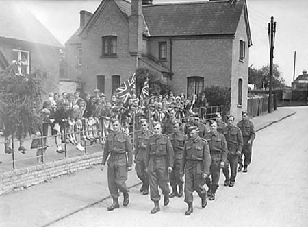 1944 Parade 06