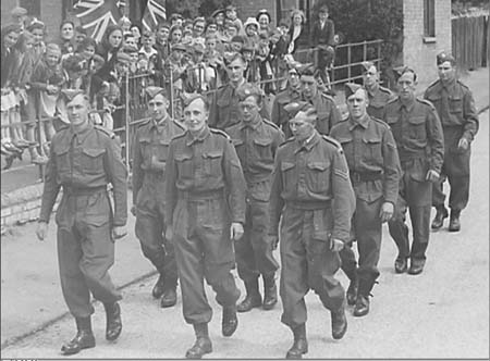 1944 Parade 07