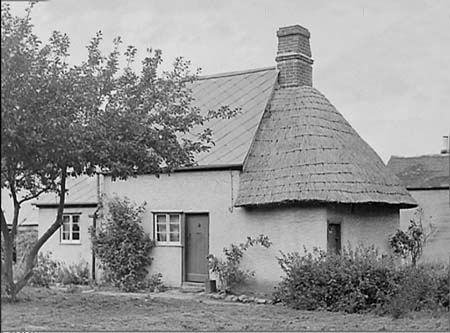 1945 Old Cottage 02