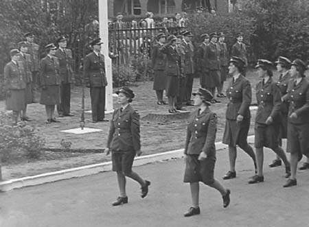 1942 WAAF Parade 05