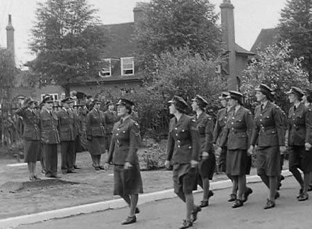 1942 WAAF Parade 07