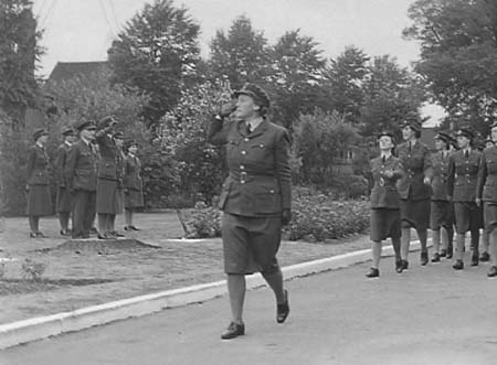 1942 WAAF Parade 09