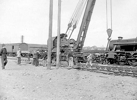 1948 8F Derailed 06
