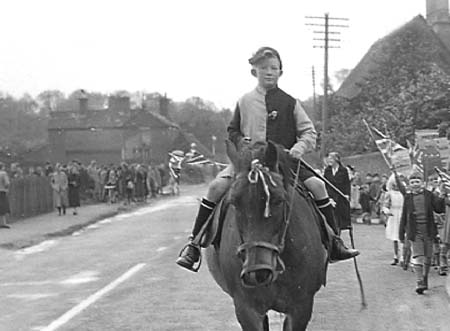 1941 Parade 03