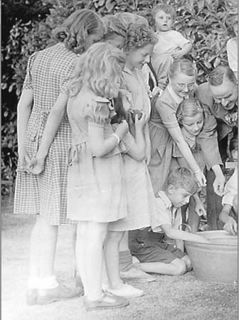 1949 Garden Fete 03