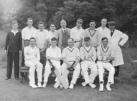 1940 Cricket Club 01