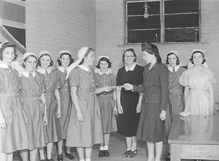 1942 Nursing 02