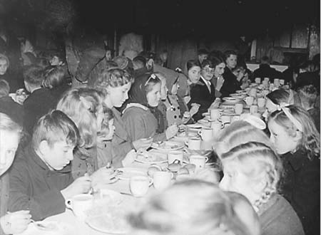 1946 Xmas Party 04