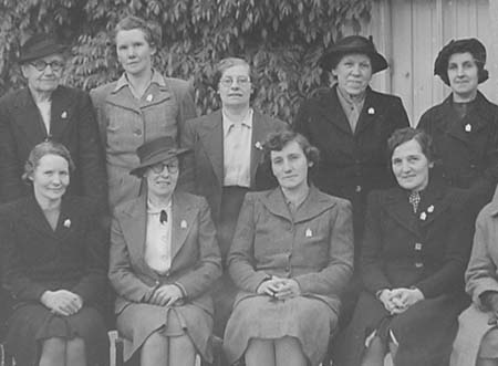 1945 WVS Group 04