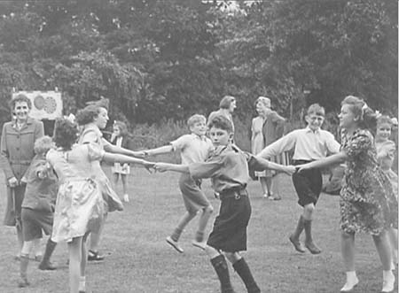 1948 Garden Party 10