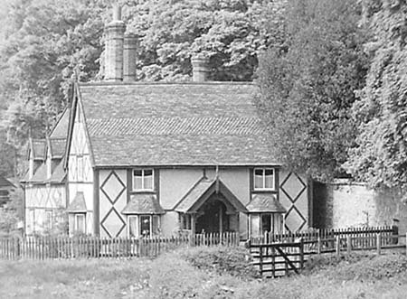 1949 Shorters Cottage 03
