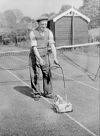 1948 Tennis Club 03